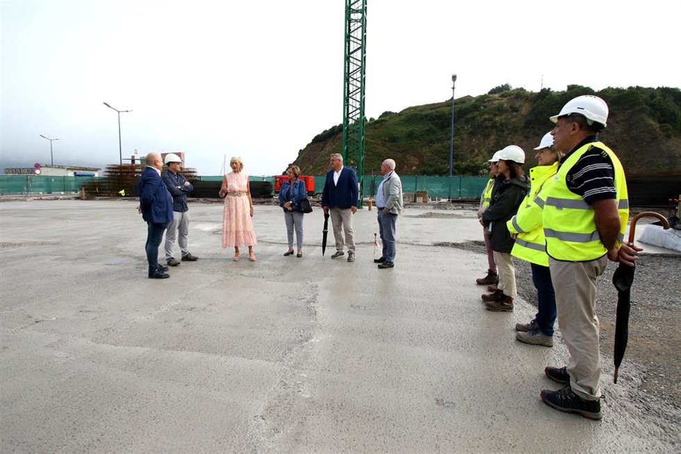 La Consejera De Educación Y Formación Profesional, Marina Lombó, Visita Las Obras De Construcción Del Centro Integrado De Formación Profesional De Laredo.