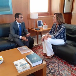 El consejero de Justicia, José Antonio Nieto, este lunes durante su encuentro con la presidenta de la Cámara de Cuentas, Carmen Núñez.