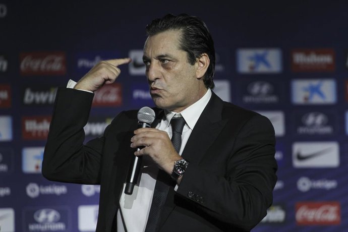 Archivo - El ex fiutbolista Paulo Futre, durante su intervención en la presentación de Joao Felix como nuevo jugador del Atlético de Madrid, en el Wanda Metropolitano.