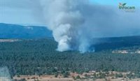 Continúan las labores de extinción en el incendio forestal de Carrascosa (Cuenca), que ha pasado a nivel 0