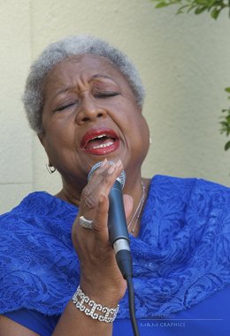 La artista Gwen Perry.