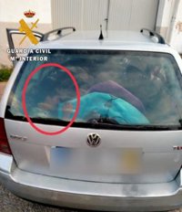 Guardia Civil localiza en Azagra un vehículo con ocho ocupantes, uno de ellos en el maletero