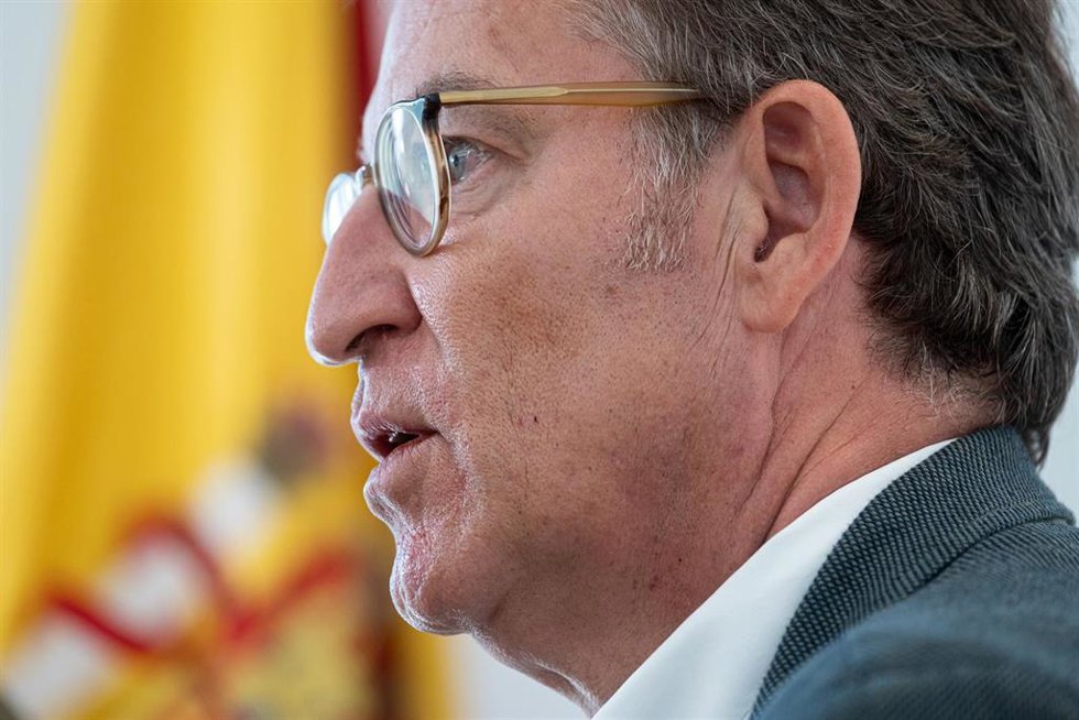 El presidente del Partido Popular, Alberto Núñez Feijóo, durante una entrevista para Europa Press, en la sede del PP gallego, a 18 de agosto de 2022, en Santiago de Compostela, A Coruña, Galicia (España). Feijóo fue presidente de la Junta de Galicia des