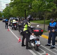 Policía Municipal de Pamplona denuncia a 114 conductores en una campaña de control de motocicletas y ciclomotores