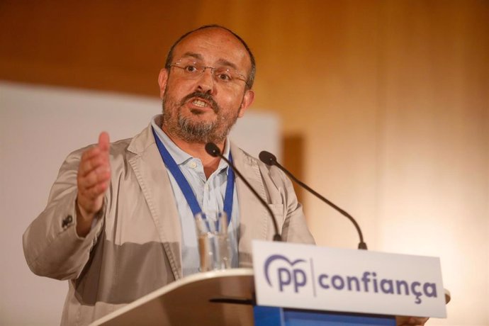 Archivo - El presidente del Partido Popular de Cataluña, Alejandro Fernández, interviene durante el XIV congreso del Partido Popular catalán, a 23 de julio de 2022, en Barcelona, Cataluña (España). El acto gira en torno a la reelección de Manu Reyes, ex