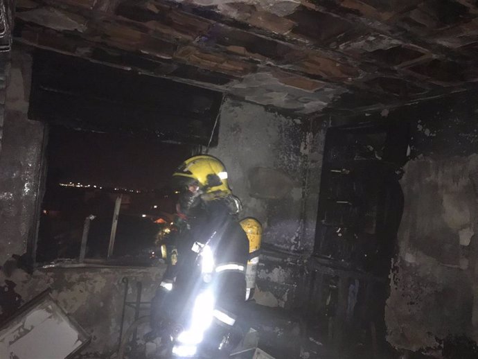 Bombero de Málaga, en el incendio de una vivienda en El Palo