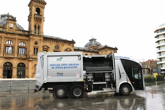 Camión eléctrico de Irizar para recogida de basura en San Sebastián