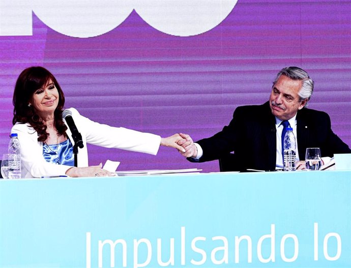 Archivo - La vicepresidenta argentina y el presidente del país, Cristina Fernández de Kirchner y Alberto Fernández.