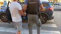 Detienen a un hombre y desmantelan un punto de venta de droga en Palma