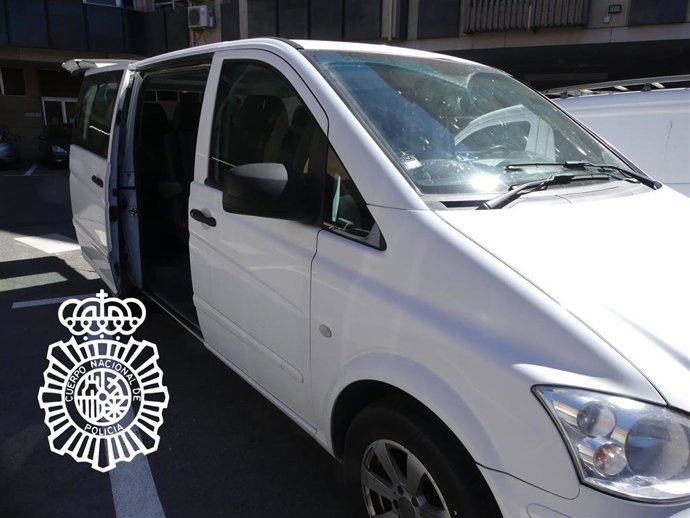 Furgoneta robada en La Línea de la Concepción y localizada en Salamanca.