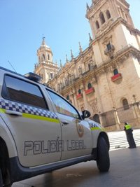 Adjudicado por 900.000 euros el contrato para incorporar 13 coches híbridos y diez motos a la Policía Local de Jaén