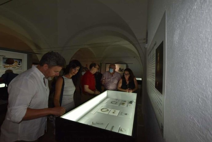Exposición de filigrana ccereña en el Museo de Cáceres.