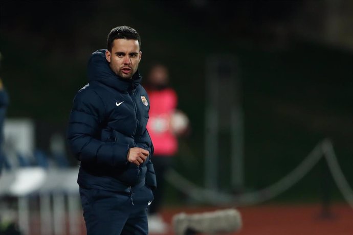 Archivo - El entrenador del FC Barcelona Femenino, Jonatan Giráldez.