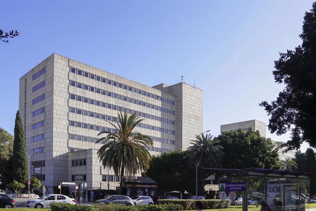 Archivo - Fachada del Hospital Materno Infantil de Málaga