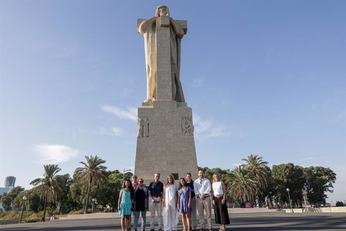 Flora Donovan, tataranieta de #MissWhitney, creadora del Monumento a Colón, visita Huelva