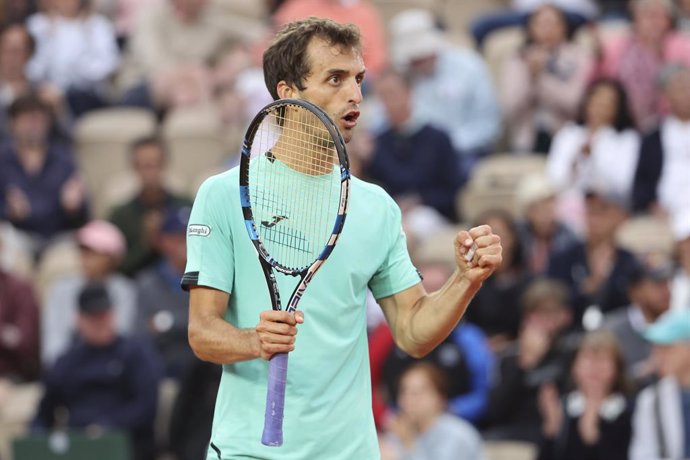 Archivo - Albert Ramos-Vinolas of Spain during day 4 of the French Open 2022, a tennis Grand Slam tournament on May 25, 2022 at Roland-Garros stadium in Paris, France - Photo Jean Catuffe / DPPI