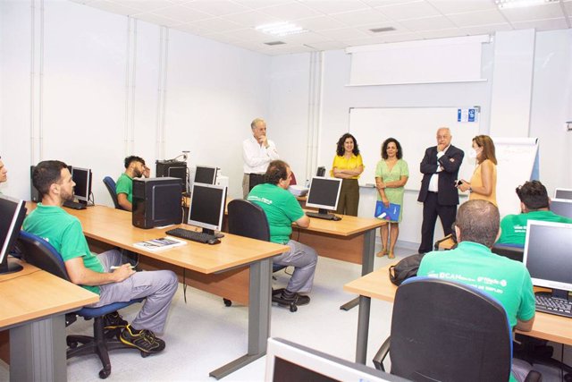 Cursos de formación en nuevos nichos de empleo impartidos por el Cabildo de Tenerife