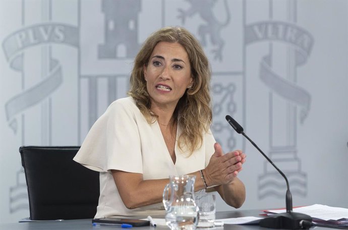 La ministra de Transportes, Movilidad y Agenda Urbana, Raquel Sánchez, durante una rueda de prensa posterior a una reunión del Consejo de Ministros, en La Moncloa, a 23 de agosto de 2022, en Madrid (España). Durante la reunión, la primera tras el parón 