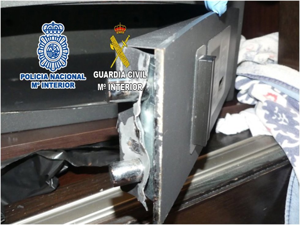Nota De Prensa: "La Policía Nacional Y La Guardia Civil Se Coordinan Para Detener A Las Dos Personas Autoras De 55 Robos En Habitaciones De Diferentes Hoteles En Benidorm"