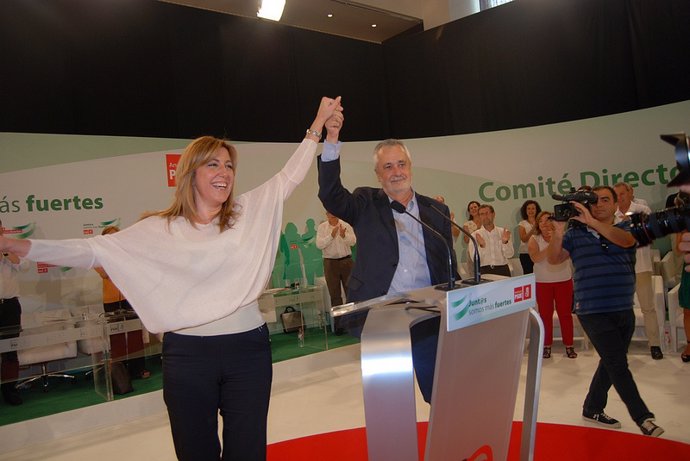 Archivo - Los expresidentes de la Junta de Andalucía, Susana Díaz y José Antonio Griñán, en una imagen de archivo de 2013.