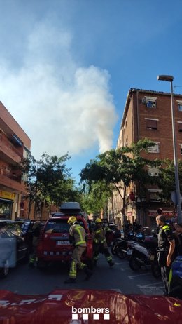 Dos menores heridos por el incendio en un piso de la calle quevedo de Badalona (Barcelona)