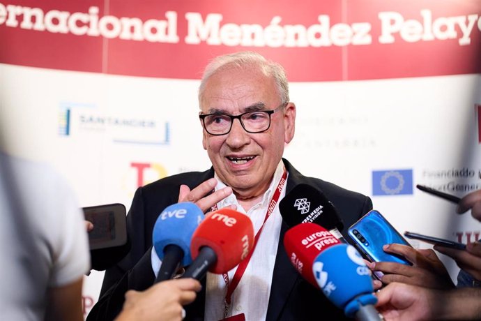 El exvicepresidente del Gobierno Alfonso Guerra en la Universidad Internacional Menéndez Pelayo