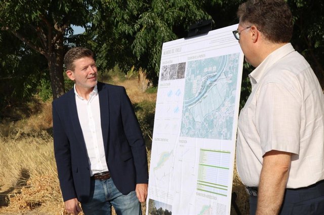 Los concejales Juan Fernando Hernández y Andrés Guerrero presentan el proyecto