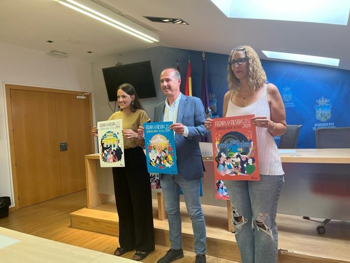 El alcalde de Guadalajara, Alberto Rojo, presenta la programación de las fiestas.