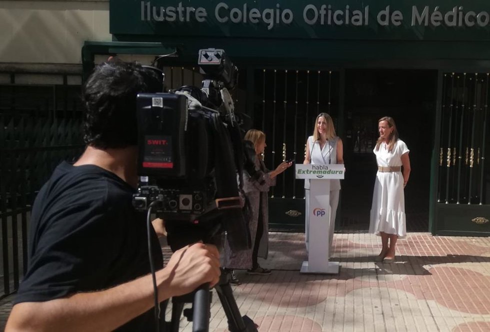Carmen Navarro (PP) defiende la "alternativa seria" y con "soluciones" de Feijóo para abordar las reformas sanitarias