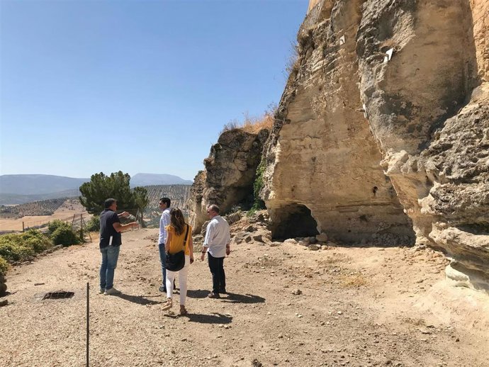 Visita al que será el nuevo itinerario de la Fortaleza de la Mota