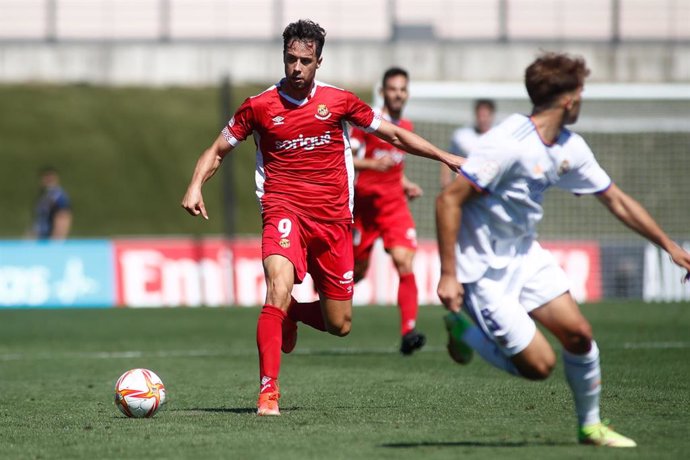 Archivo - Imagen del partido entre el Real Madrid Castilla y el Gimnstic de la Primera RFEF 2021-2022