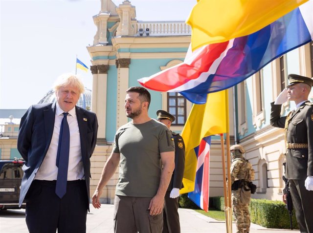 Boris Johnson, primer ministro de Reino Unido, se reúne con el presidente de Ucrania, Volodimir Zelenski, en Kiev