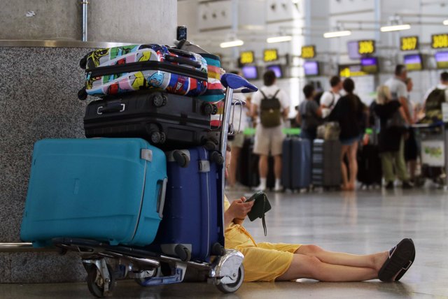 Turistas en aeropuerto de Málaga