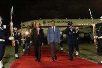 Sánchez, con corbata en Colombia, defiende no usarla: "Gracias a pequeños gestos también se logran cambios profundos"