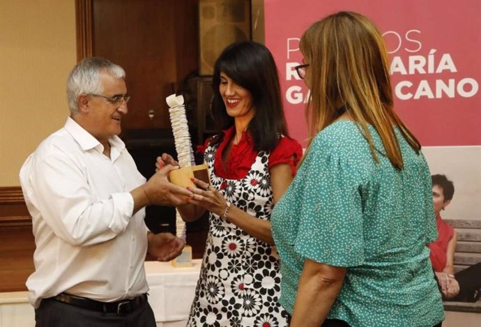 Programa Escenarios Móviles De La Junta De Extremadura Ha Sido Reconocido Con El Premio Rosa María García Cano A La Mejor Iniciativa De Artes Escénicas Ligadas Al Medio Rural De La Feria De Teatro De Castilla Y León.