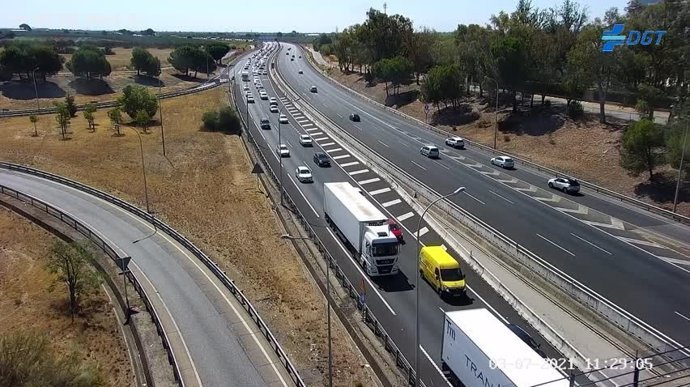 Archivo -  Andalucía acumula 981.605 denuncias en carretera en 2021, un 9,8% menos que en 2019, según AEA (imagen de archivo).     