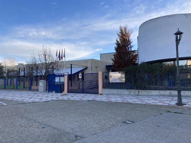 Archivo - Fachada del colegio Nicomedes Sanz de Santovenia de Pisuerga