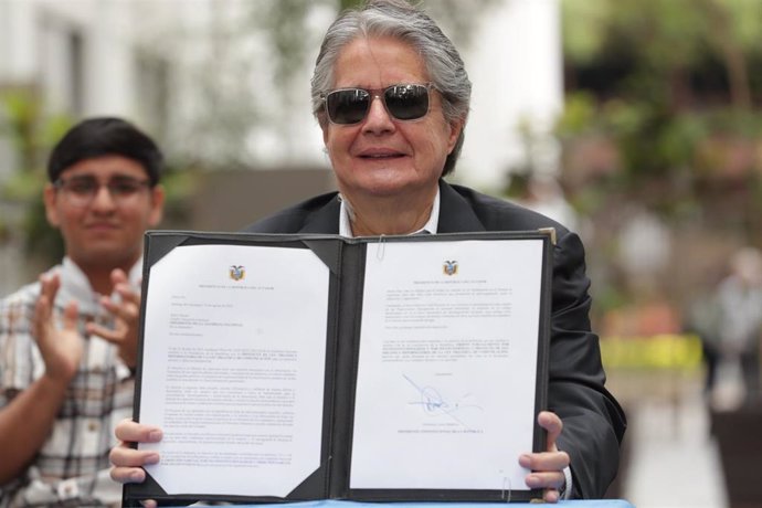 El presidente de Ecuador, Guillermo Lasso, veta la Ley de Comunicación