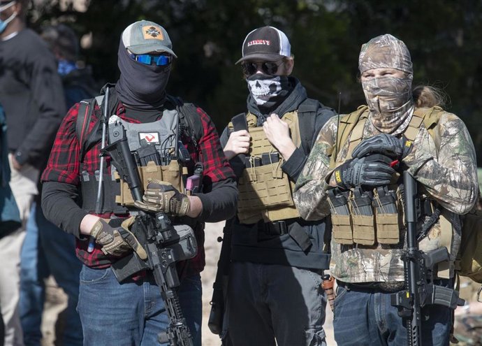Miembros de una milicia estadounidense de ultraderecha durante unas protestas por el resultado de las presidenciales de 2020.