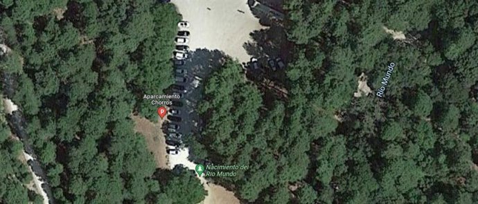 Aparcamiento río Mundo.