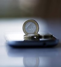 El euro supera la paridad con el dólar