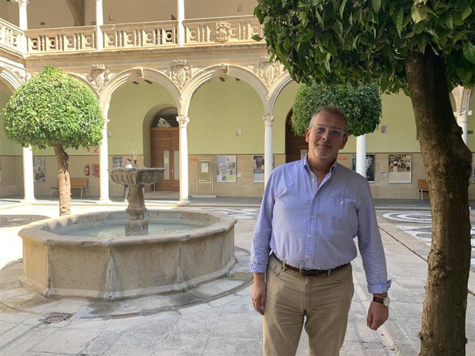 El doctor en Patrimonio Cultural por la Universitat de Valncia (UV) Joaquín Revert .