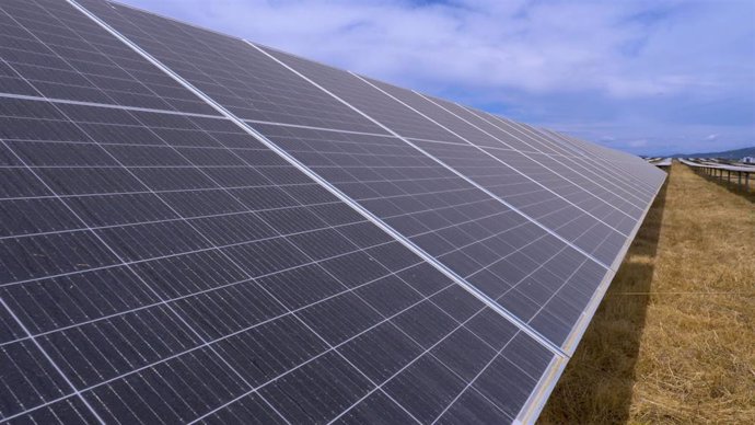 Archivo - Iberdrola pone en marcha en Extremadura la planta fotovoltaica más grande de Europa