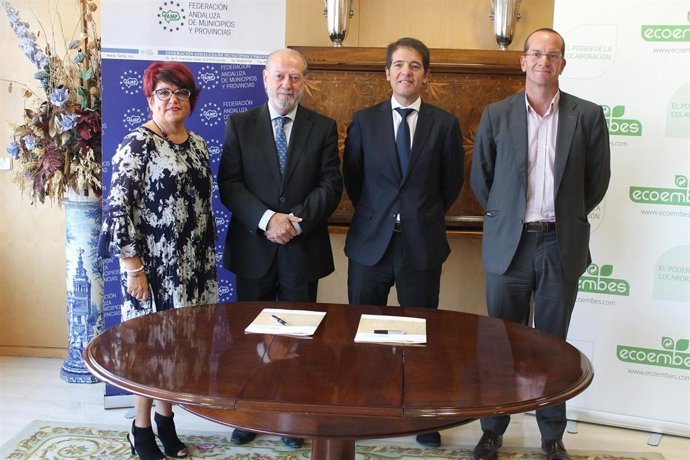 Villalobos valora la colaboración de la FAMP con Ecoembes porque "beneficia a los municipios andaluces"