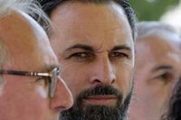Abascal espera una relación "normal y fluida" con Feijóo y que el PP no tenga dudas en unirse frente al PSOE