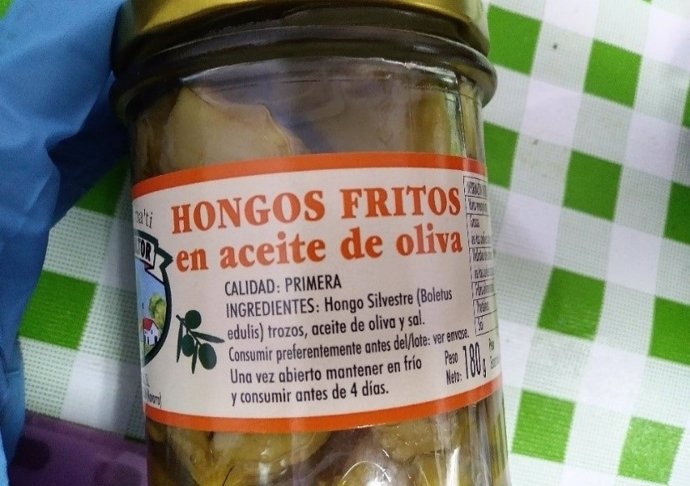 Hongos fritos en aceite de oliva (Boletus edulis) de la marca 'El Agricultor'.