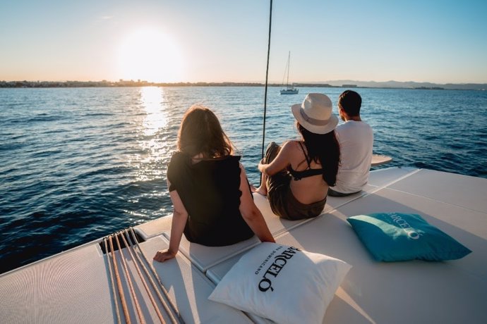 El 44% de los jóvenes españoles gastará en sus planes de verano entre 100 y 400 euros