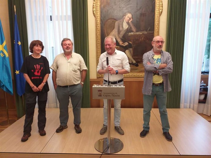 Presentación del convenio entre el Ayuntamiento de Gijón y Ecologistas en Acción para el asesoramiento de las obras de renaturalización del río Piles y su posterior mantenimiento