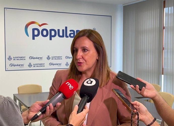 La portavoz del PP en el Ayuntamiento de Valncia, María José Catalá, en su comparecencia ante los medios de comunicación.