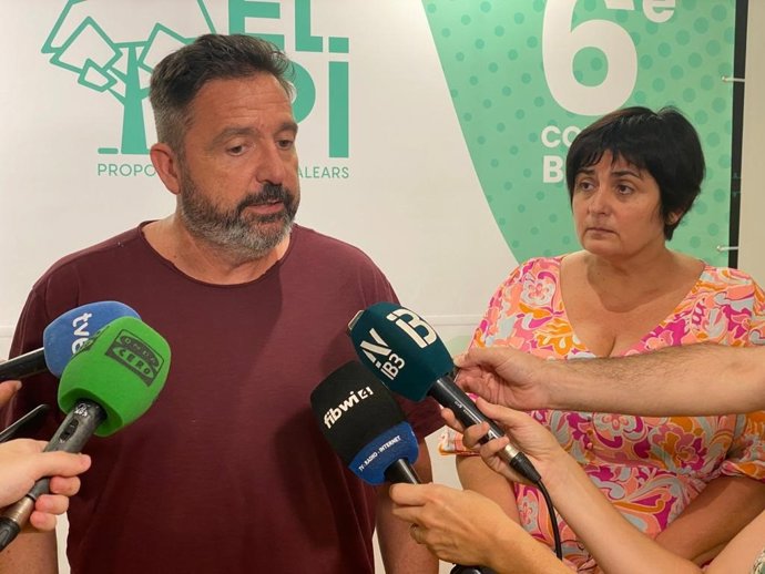 El presidente del PI, Tolo Gili, y la presidenta de Escola Catlica, Llúcia Salleras.